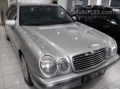 1999 - Mercedes-Benz E230 W210 2.3