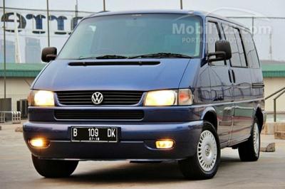 1999 Volkswagen Caravelle 2.5 AT Low KM