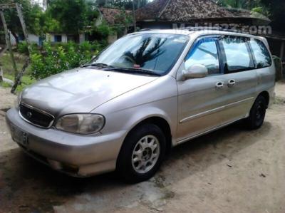 2000 KIA Carnival Carnival 2.5 GS Wagon