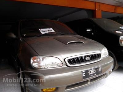 2000 - KIA Carnival GS Wagon