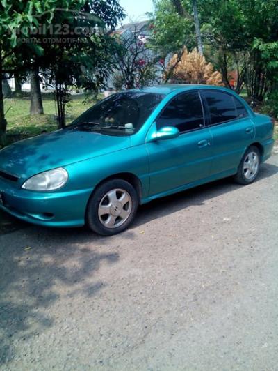 2000 KIA Rio 1,4 Sedan