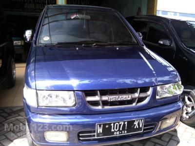 2002 - Isuzu Panther LV