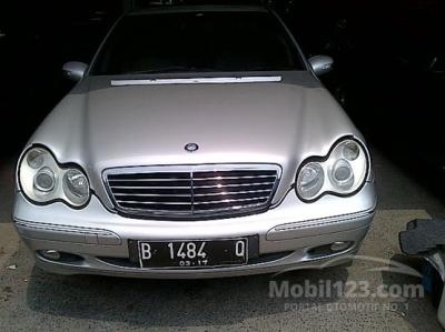 2002 Mercedes-Benz C180 2.0 W203 2.0 Sedan