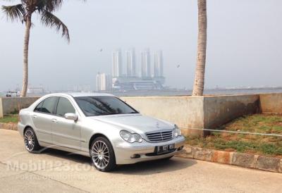 2002 Mercedes-Benz C200 Kompressor 2.0 Automatic Sedan