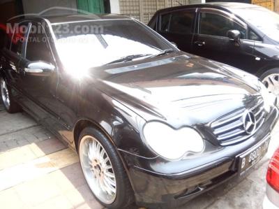 2002 - Mercedes-Benz C200 W203 2.0