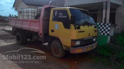 2003 Mitsubishi PS 100 Trucks