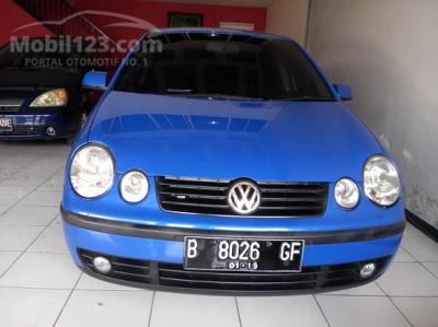 2003 - Volkswagen Polo Sedan