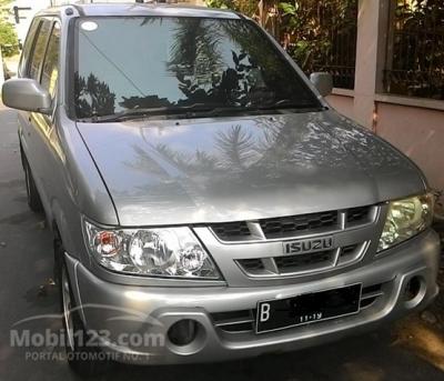 2004 Isuzu Panther LV2.5 MPV Minivans - Kondisi Bagus - Harga Murah