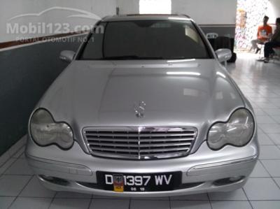 2004 - Mercedes-Benz C240 W203 2.6 V6