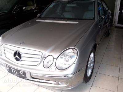 2004 - Mercedes-Benz E240