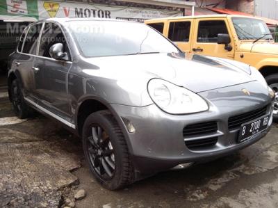 2004 - Porsche Cayenne S