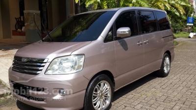 2004 Toyota Noah 2,0 MPV Minivans (Pemilik sangat detail merawat mobil)