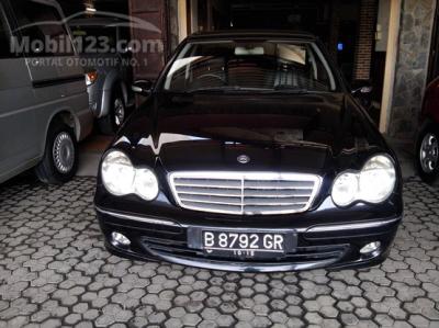 2005 - Mercedes-Benz C240 W203 2.6 V6 Sedan