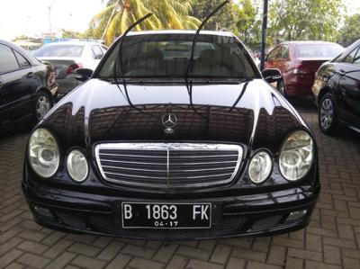 2007 - Mercedes-Benz E200