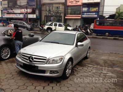 2009 Mercedes-Benz C200 Sedan Paling Bergengsi