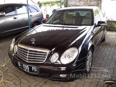 2009 - Mercedes-Benz E200 Sedan