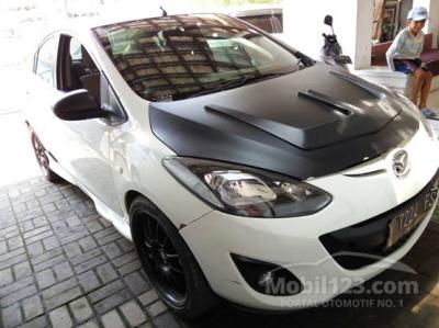 2010 Mazda 2 1.5 R Sedan Putih tgn pertama