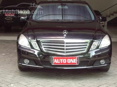 2010 Mercedes-Benz E200 2.0 Sedan