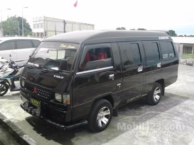 2010 Mitsubishi Colt L300 2.5 Deluxe Van