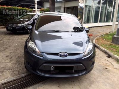 2011 Ford Fiesta Trend Automatic Abu Metalik KM Rendah