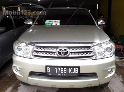 2011 - Toyota Fortuner 2.7G