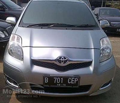 2011 Toyota Yaris Manual Silver