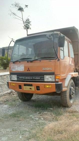 2012 Mitsubishi Fuso 7.5 Trucks