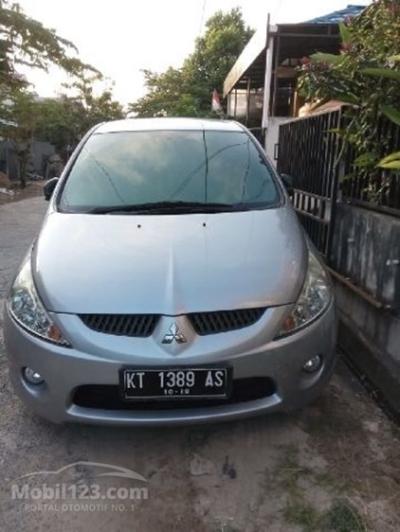 2012 Mitsubishi Grandis 2.4 MPV Minivans