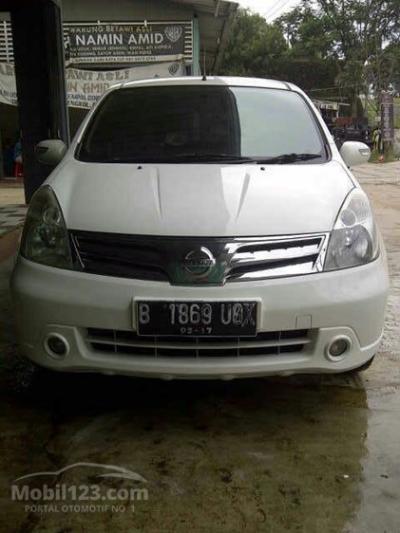 2012 Nissan Grand Livina 1.5 Ultimate Wagon. Paket kredit Tdp 20jt