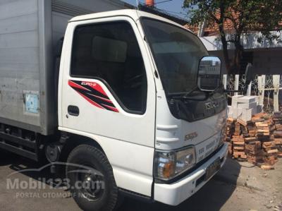 2013 Isuzu Elf 2.8 2.8 Manual Minibus