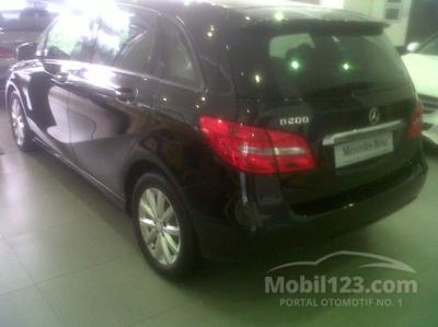 2013 Mercedes-Benz B200 1.6 Urban BLACK..SIAPA CEPAT DIA DAPAT