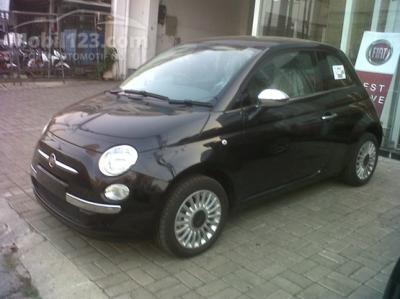 2014 Fiat 500 1.4 POP BLACK ON RED Steer Black