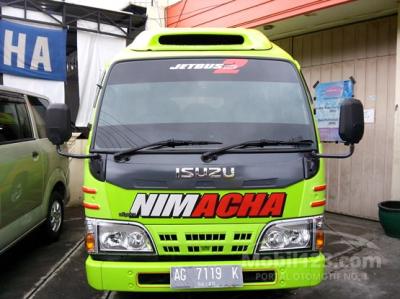 2014 - Isuzu Elf Minibus