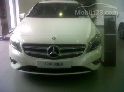 2014 Mercedes-Benz A200 1.6 Urban white..SIAPA CEPAT DIA DAPAT