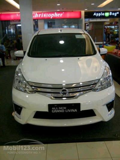 2015 Nissan Grand Livina 1,5 dp 17 jt