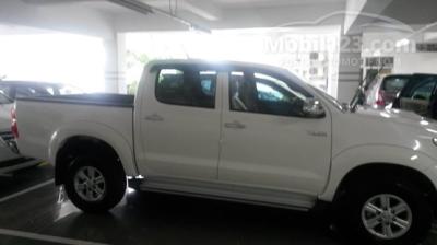 2015 TOYOTA HILUX DOUBLE CABIN Manual 2.0 MURAH BISA KREDIT