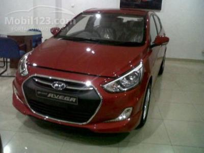 2015 dan 2014 Hyundai Grand Avega 1.4 (CHAS . KREDIT)