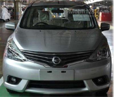 ALL NEW GRAND LIVINA XV 1.5 MANUAL SILVER NIK 2014 STOCK TERBATAS DISKONNYA TINGGI DAN BANYAK BONUS (PROMO IMLEK)