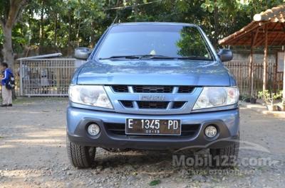 Dijual 2004 Isuzu Panther 2.5 MPV Minivans