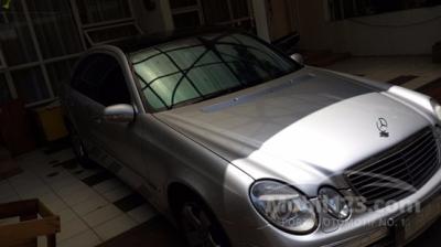 Dijual Mercedes Benz E240 Panoramic Full Option Thn 2005 SILVER (LANGKA)