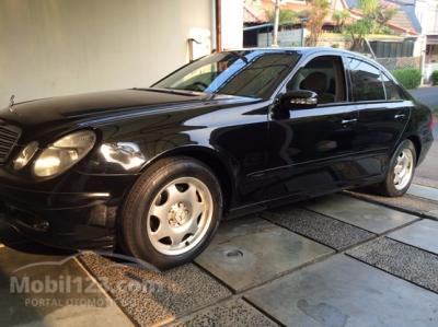 Dijual Mobil Simpanan Mercedes-Benz E200