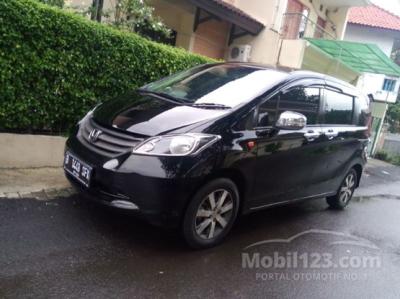 Honda Freed 1.5 SD Hitam Istimewa