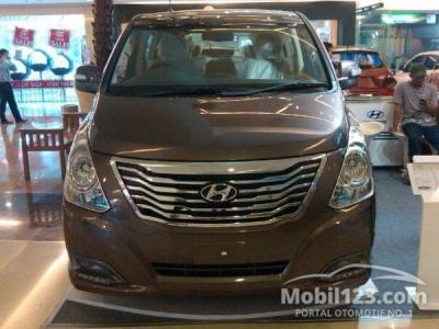 Hyundai H-1 XG Gasoline 2015