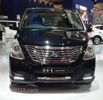 Hyundai H1 Black Edition CRDI VGT kabin luas fitur canggih mewah ( Diskon Jumbo )