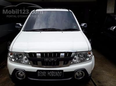 ISUZU PANTHER GRAND TOURING 2.5 MT TAHUN 2013 PUTIH