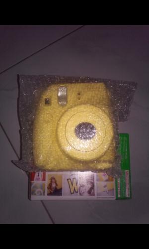 Instax Mini 8s + Bonus Refill isi 10 strap film