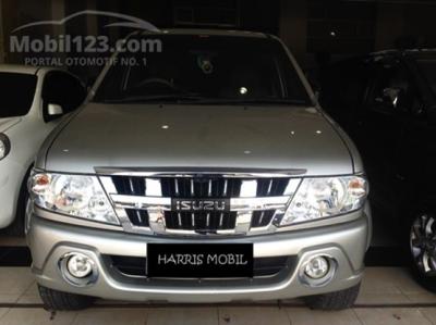 Isuzu Panther 2.5 TOURING MT 2011