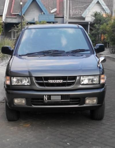 Isuzu Panther LS Hi Grade 2,5L mt th 2000