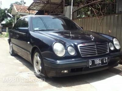 JUAL MOBIL 1997 Mercedes-Benz E230 2.3 W210 2.3 Sedan