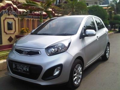 Kia New Picanto 2012 M.t Silver Metalik Tangan1 IStimewa